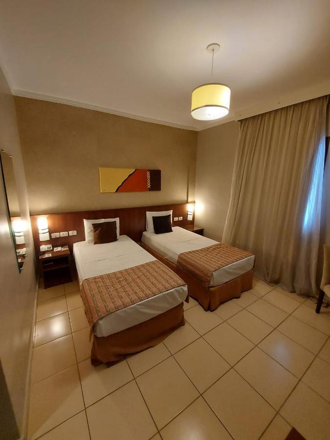 Class Hotel Пасос Екстериор снимка