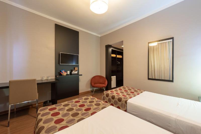 Class Hotel Пасос Екстериор снимка