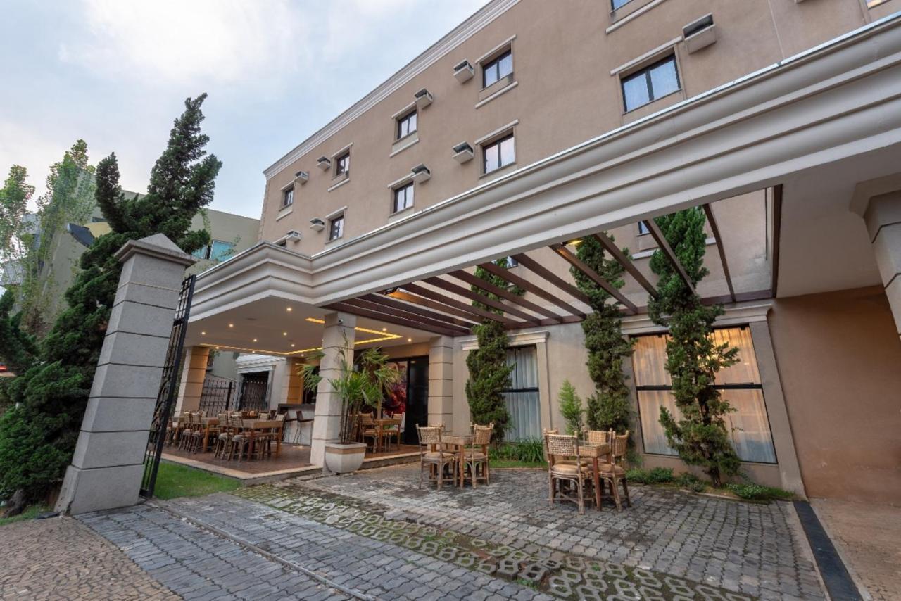 Class Hotel Пасос Екстериор снимка