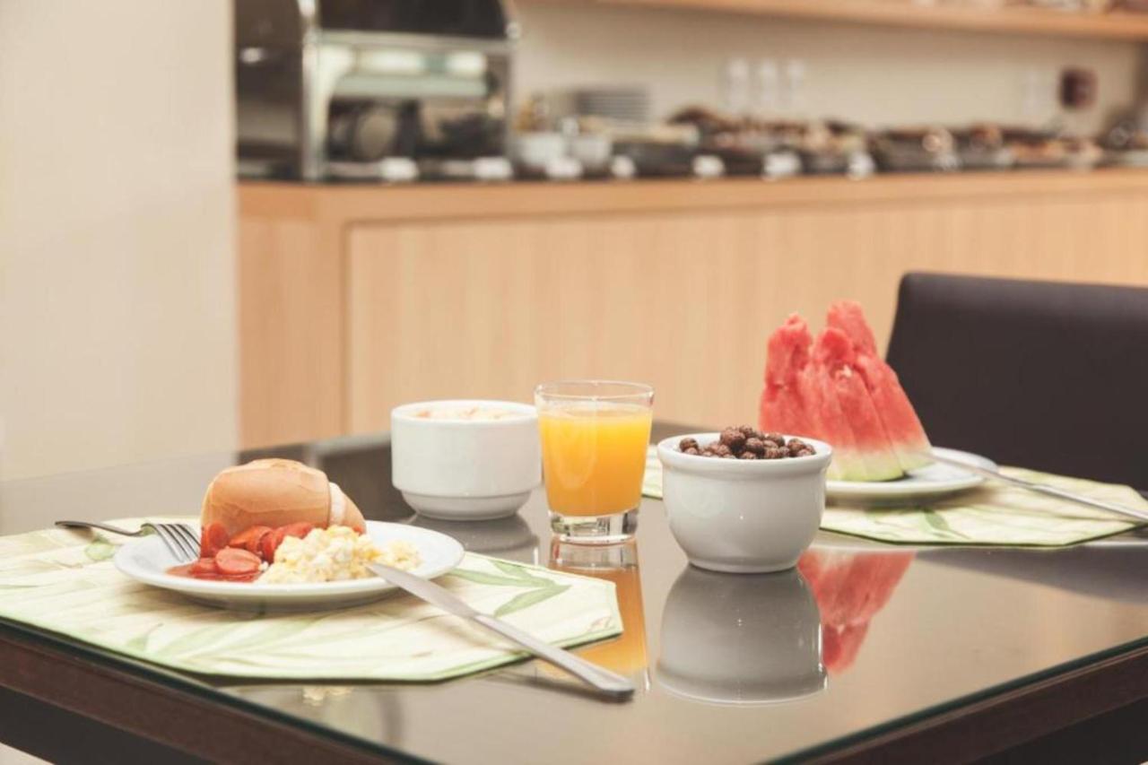 Class Hotel Пасос Екстериор снимка