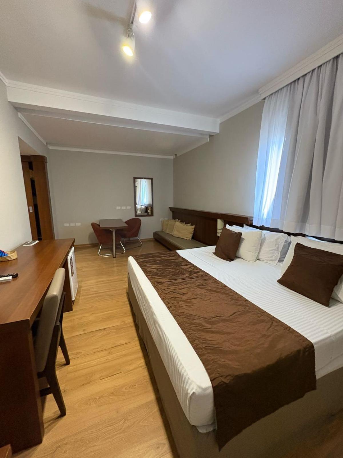 Class Hotel Пасос Екстериор снимка