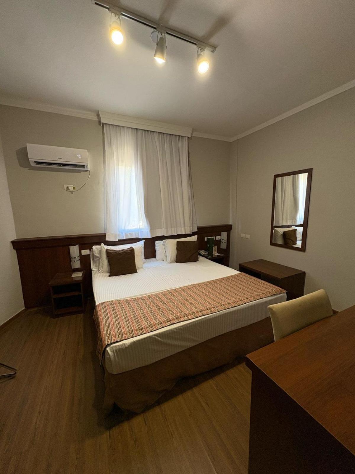 Class Hotel Пасос Екстериор снимка