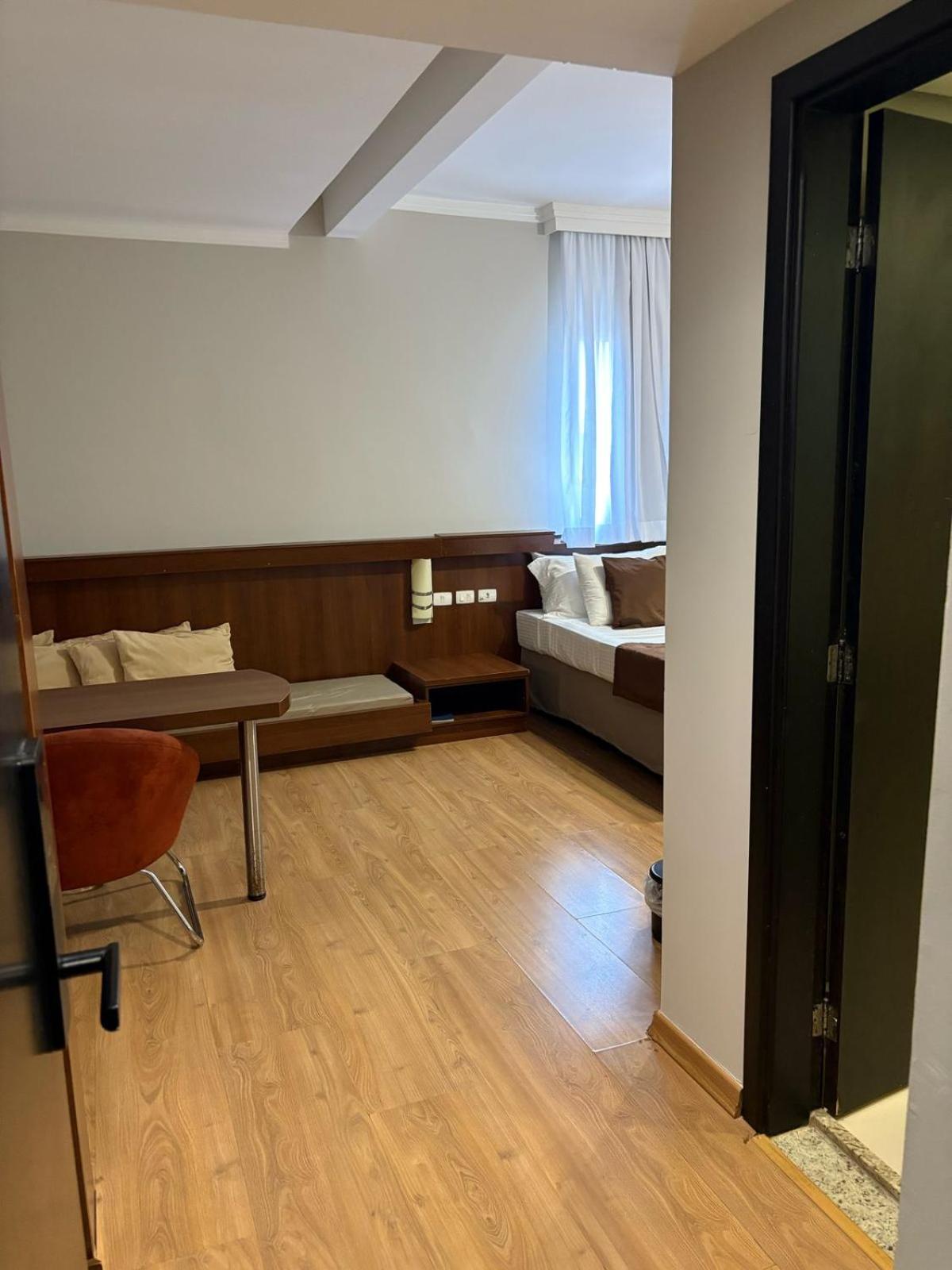 Class Hotel Пасос Екстериор снимка