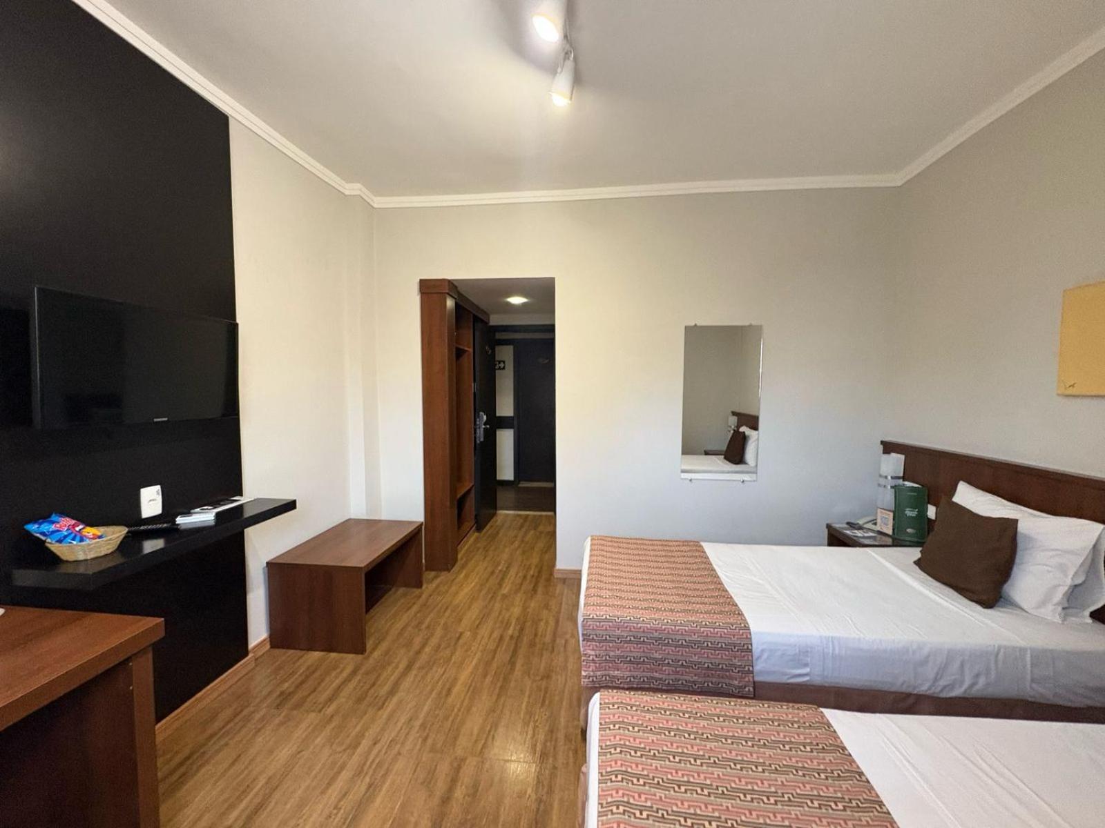 Class Hotel Пасос Екстериор снимка