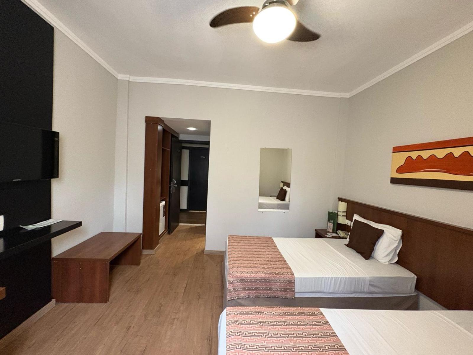 Class Hotel Пасос Екстериор снимка