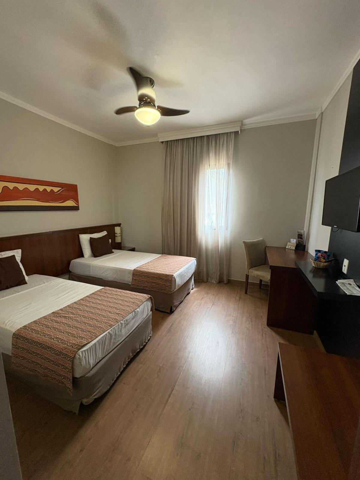 Class Hotel Пасос Екстериор снимка